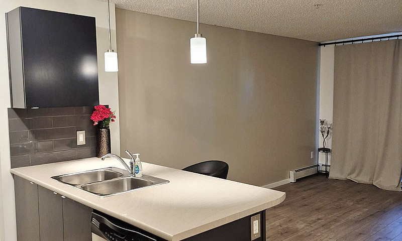Condo 2 Bed And 2 Ba...