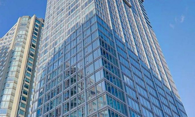 Stunning Condo On Yo...