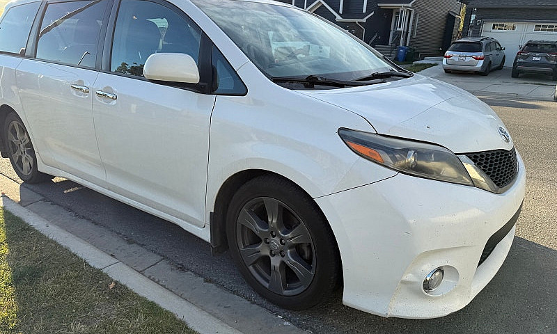 2017 Sienna Se Fwd 8...