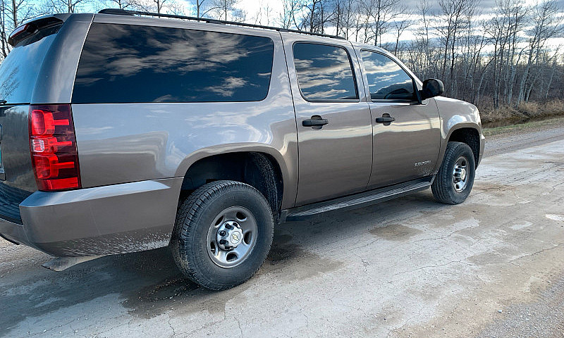 2011 Chevrolet Subur...