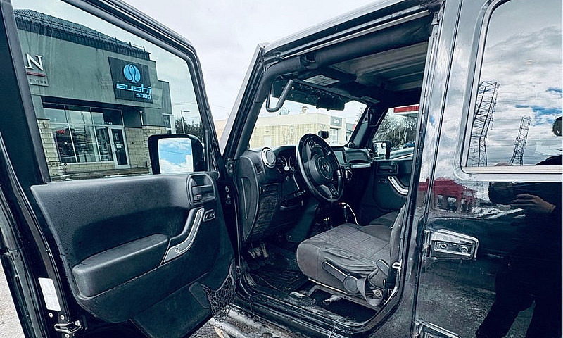 Jeep Wrangler Unlimi...