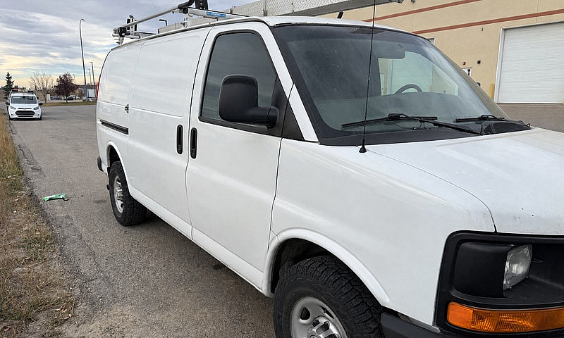 2014 Chevy Express 2...