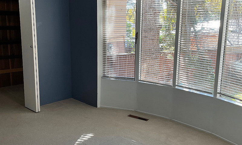 Bright 2 Bdrm Legal ...