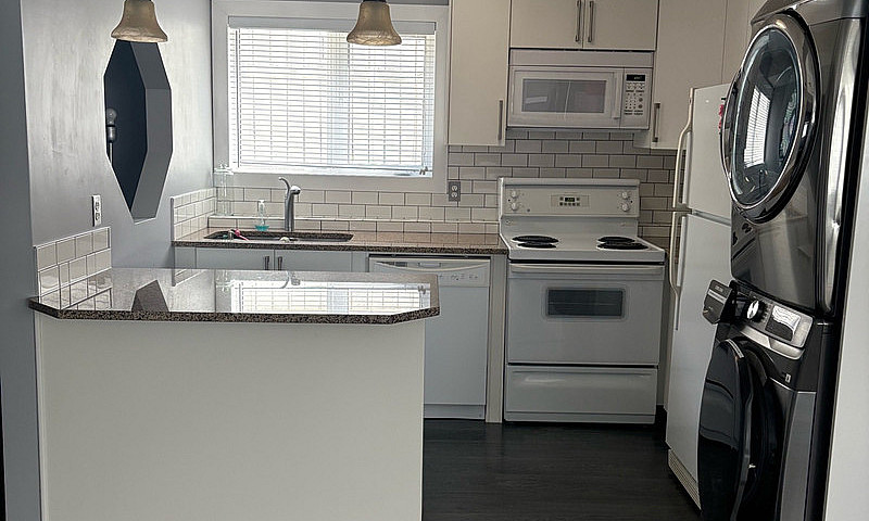 2 Beds 2 Baths 2 Off...