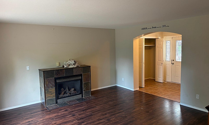 4 Bed, 3 1/2 Bath Fa...