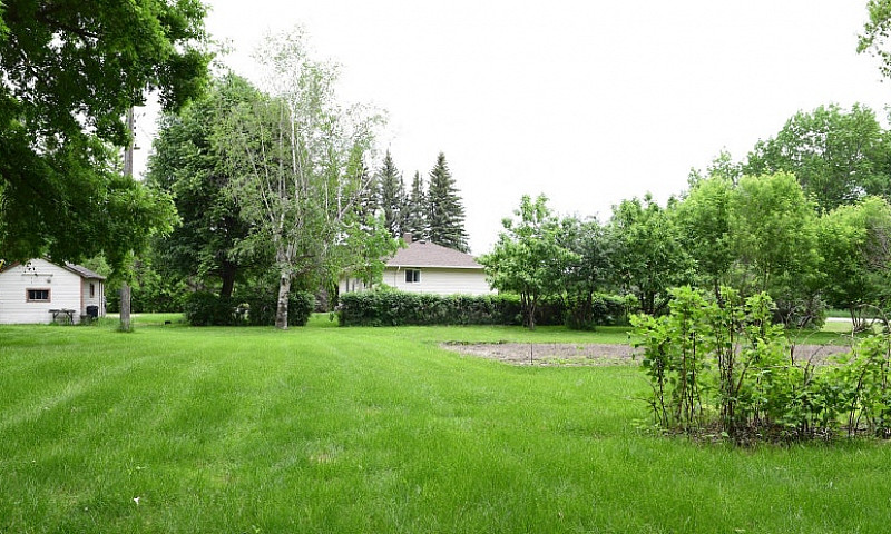 Acreage And Homestea...