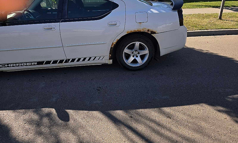 09 Dodge Charger Sxt...
