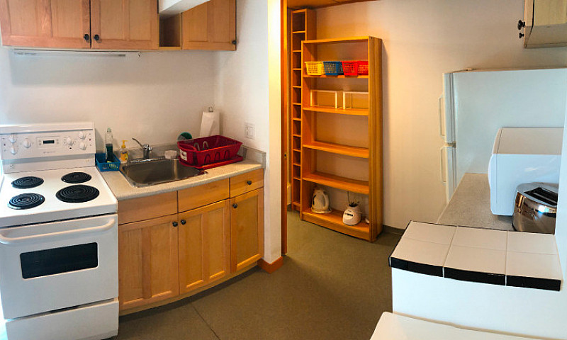 Cozy Furnished 1 Bed...