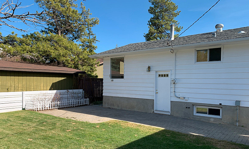 House For Sale In La...