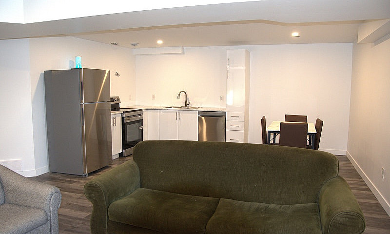 5 Bed 3 Bath 1216F H...