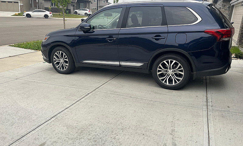 2018 Mitsubishi Outl...