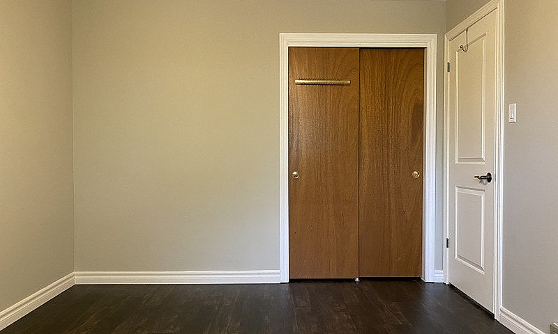 Spacious 3 Bdrm Uppe...