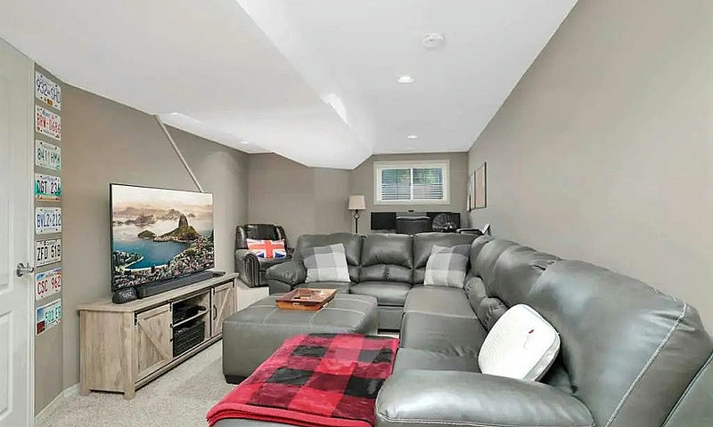 Townhouse For Rent -...