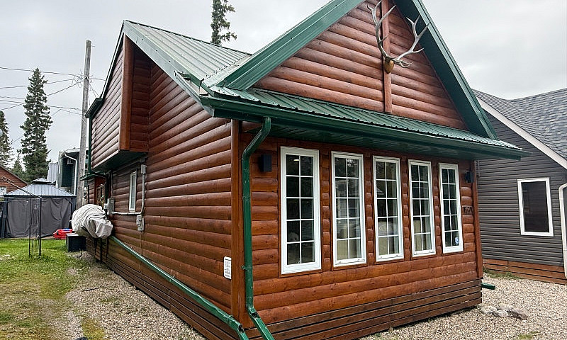 Waskesiu Cabin - For...