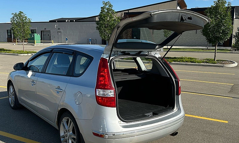 2009 Hyundai Elantra...
