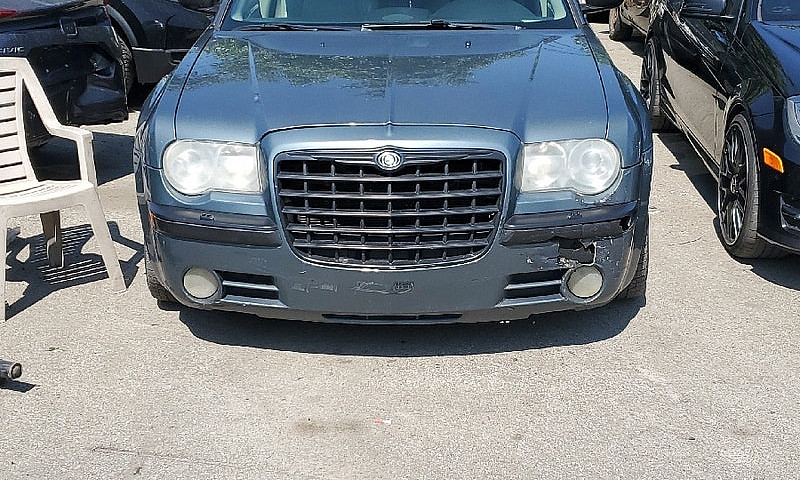 Chrysler 300C Hemi V...