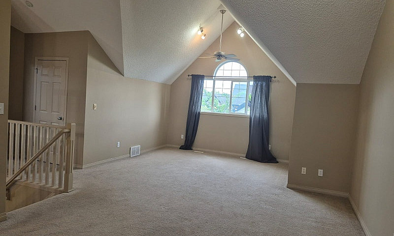 Spacious 1600+ Sq Ft...