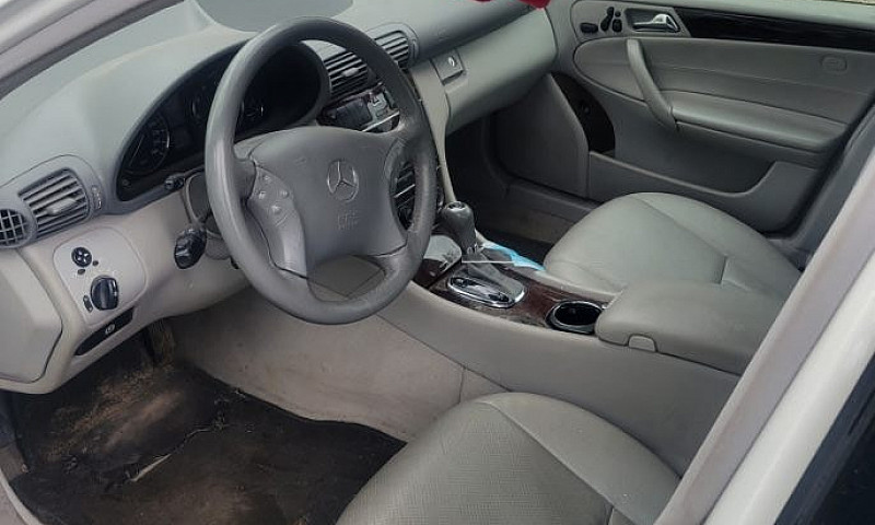 2005 C320 Mercedes B...