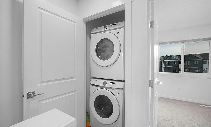 Modern 2-Bedroom + D...