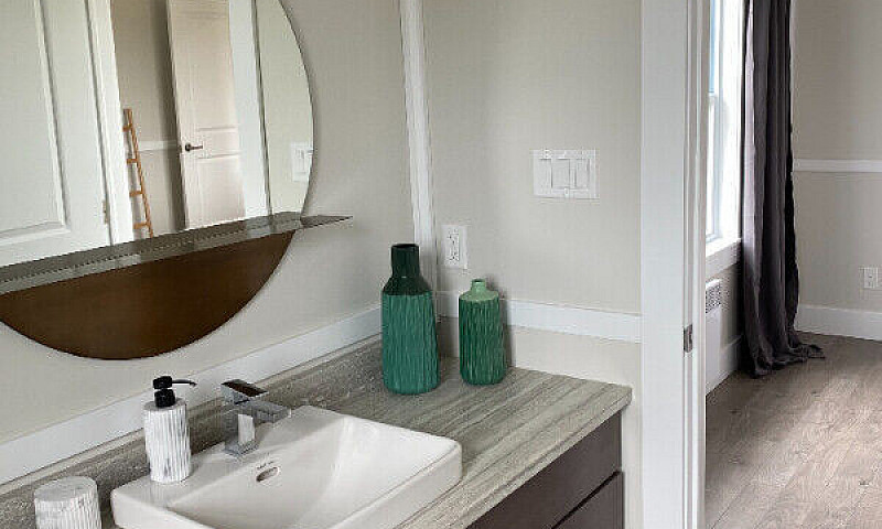 New 3 Bdrm Fancy Min...