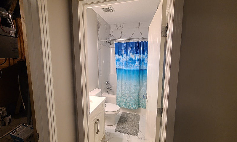 Spacious 2-Bedroom L...
