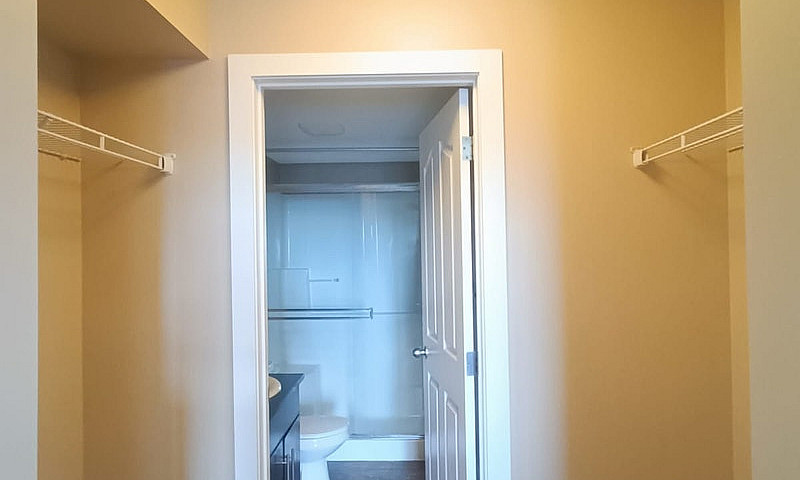 Condo For Rent In Ne...