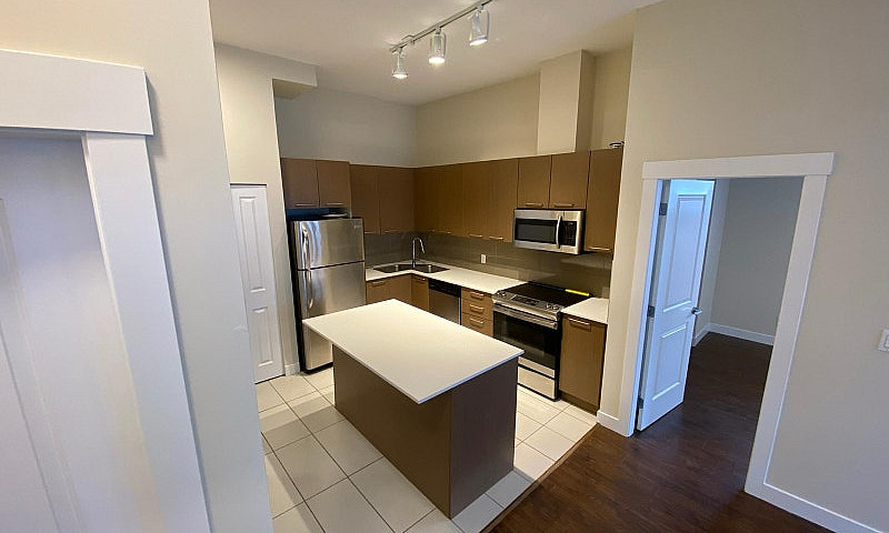 Spacious 2 Bedroom 2...