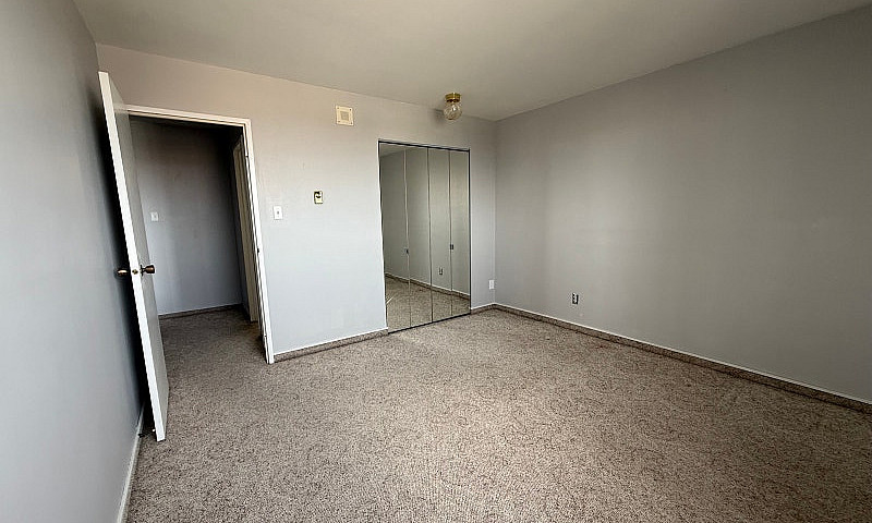 712-3000 Pembina Hwy...