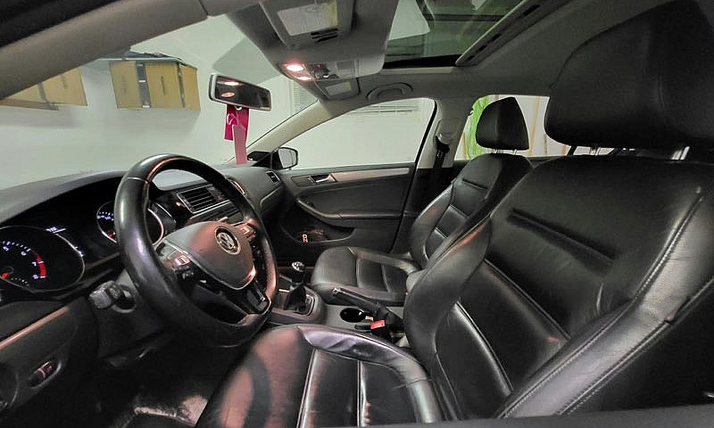 2015 Volkswagen Jett...