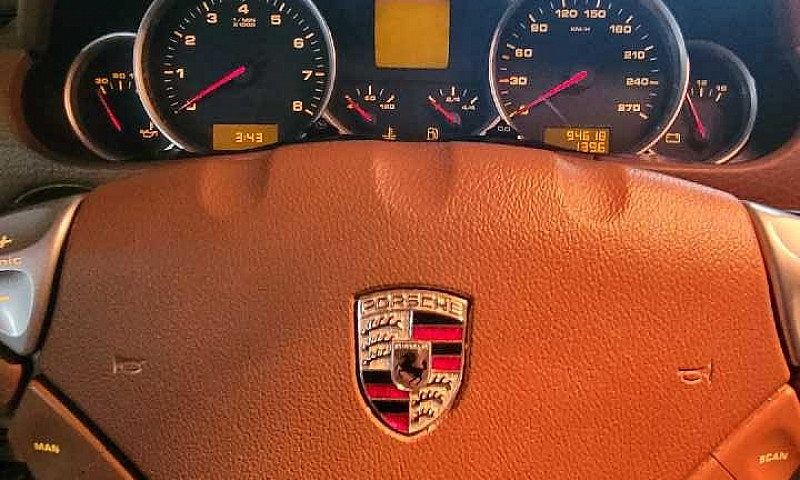 Porsche Cayenne...