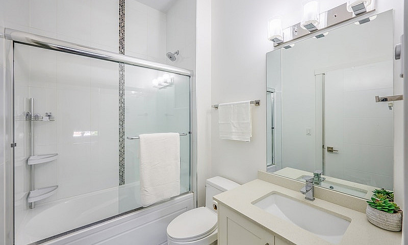 Spacious 3 Bedroom 2...