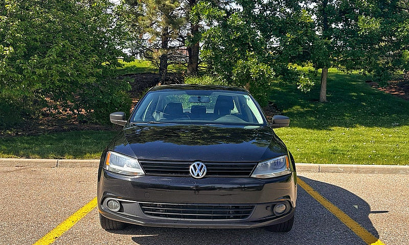 2012 Volkswagen Jett...