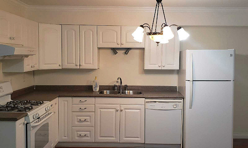 Bright One Bedroom B...