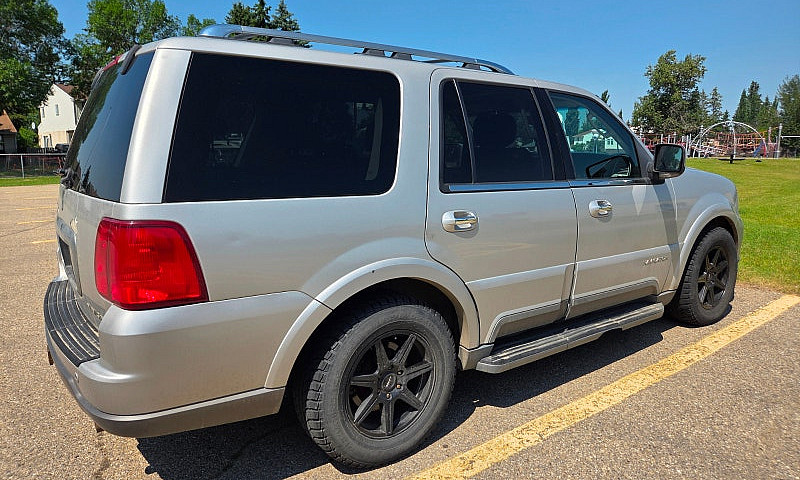2003 Lincoln Navigat...
