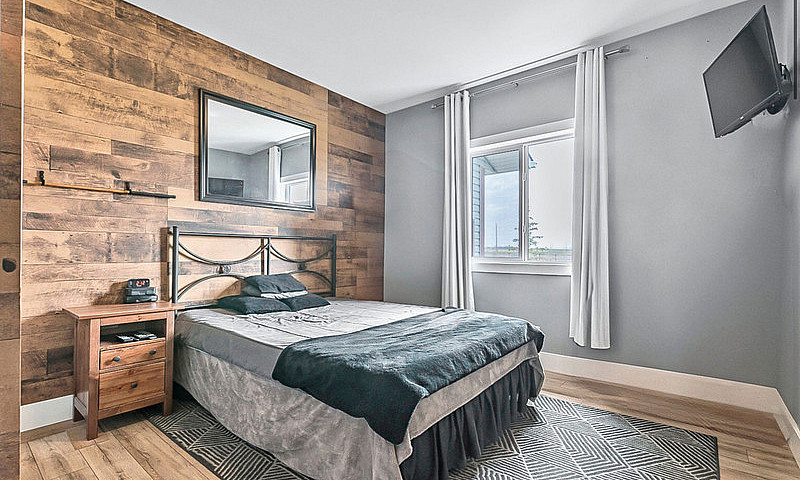 3 Bed, 3.5 Bath 1643...