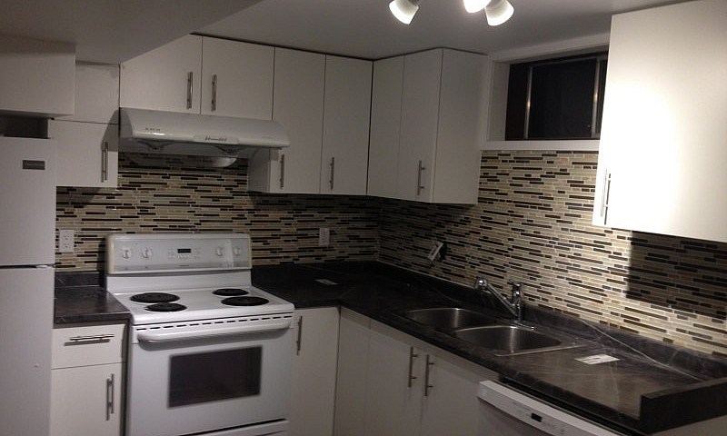 Basement Suite For R...