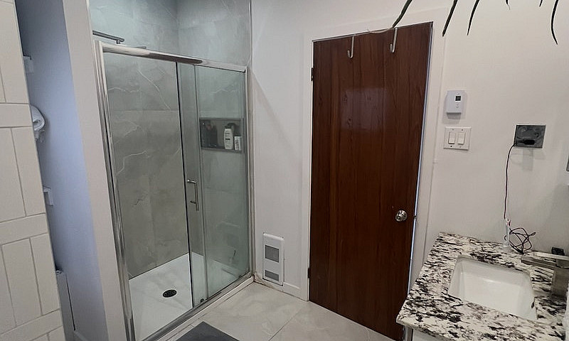 5½ Apartment (1130 S...