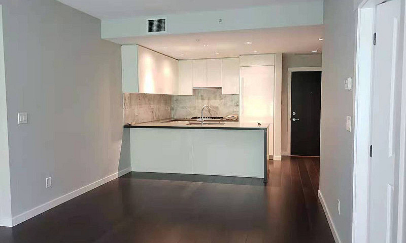 Large 2 Bedroom 2 Ba...