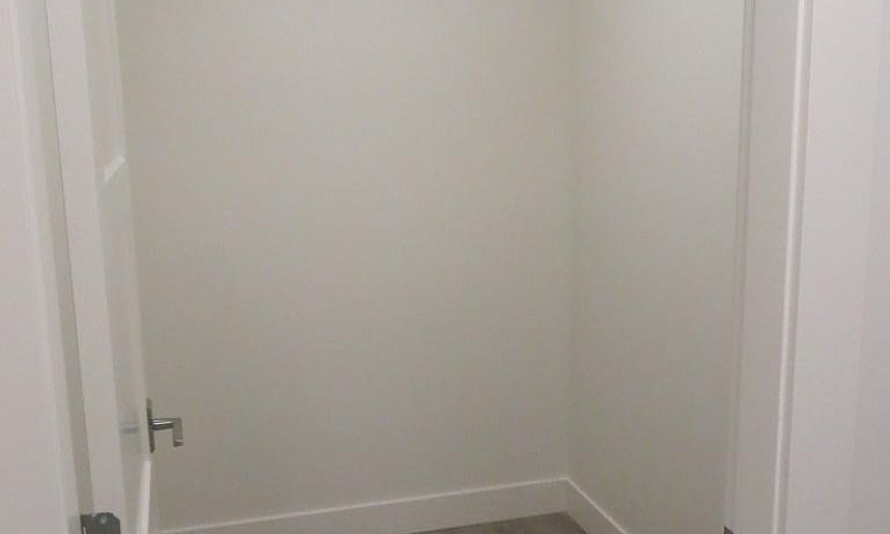 2Br Bsmt Suite Incud...