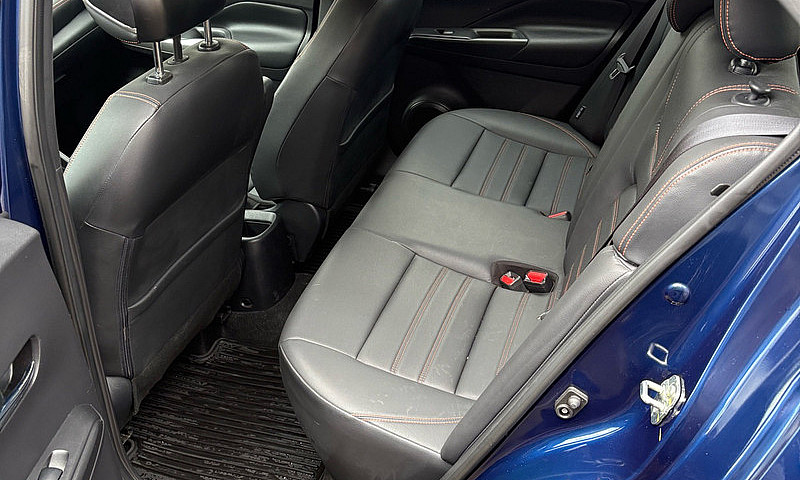 2020 Nissan Kicks Sr...
