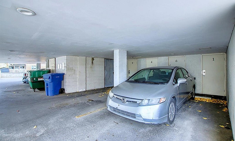 Spacious 2-Bedroom C...