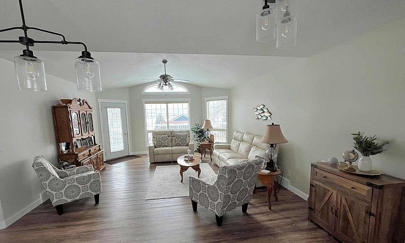 Lac Pelletier Home F...