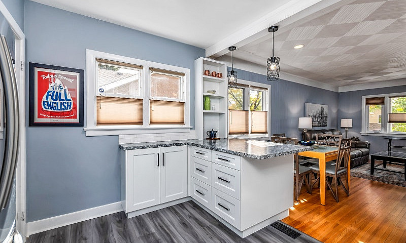 3 Bedroom + Den Hous...