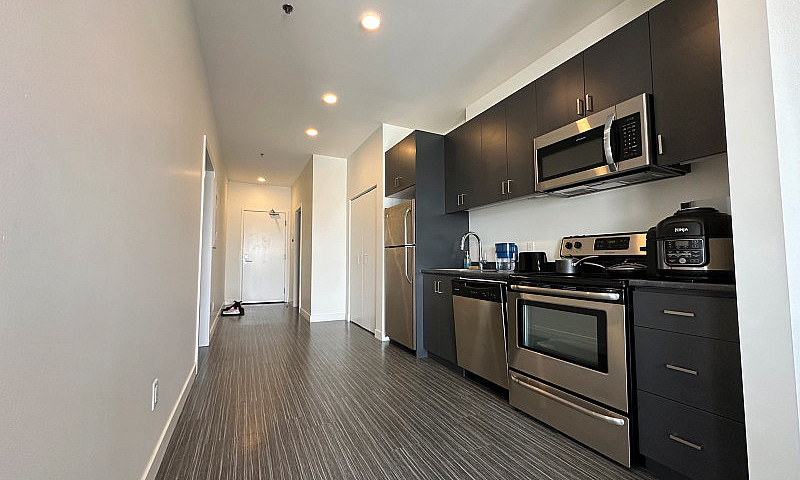 Top Floor 1Br In Exc...