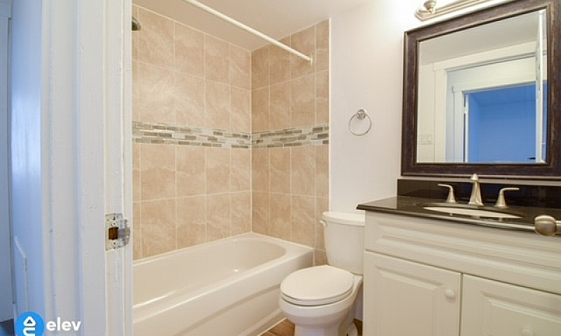 Large 2 Bdrm & Den I...