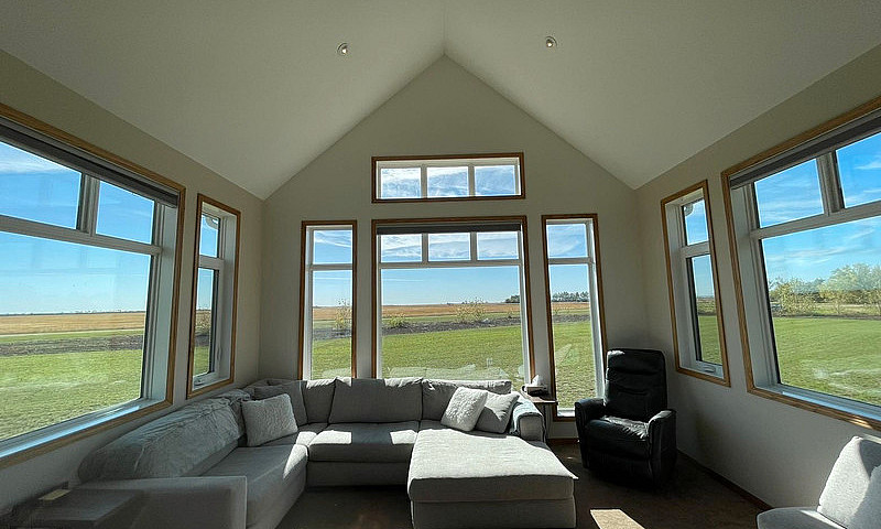 Custom Home On 1/4 S...