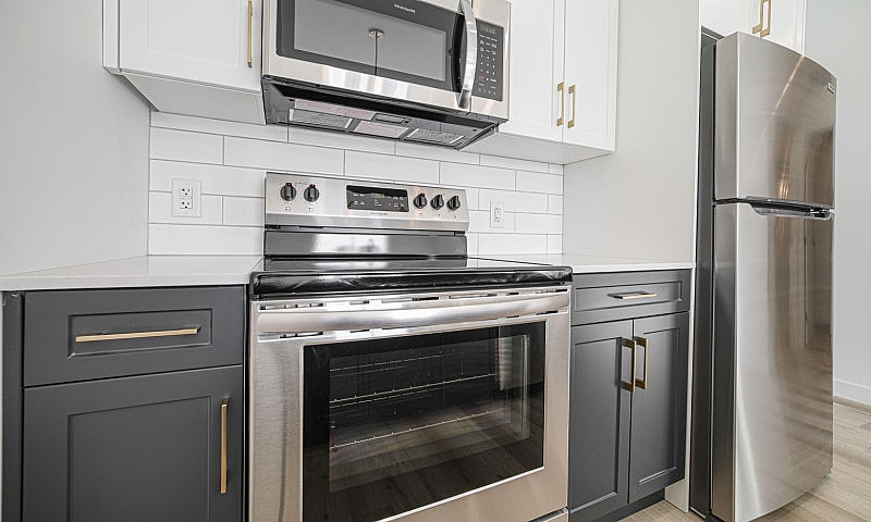New Luxury 1 Bed Apa...