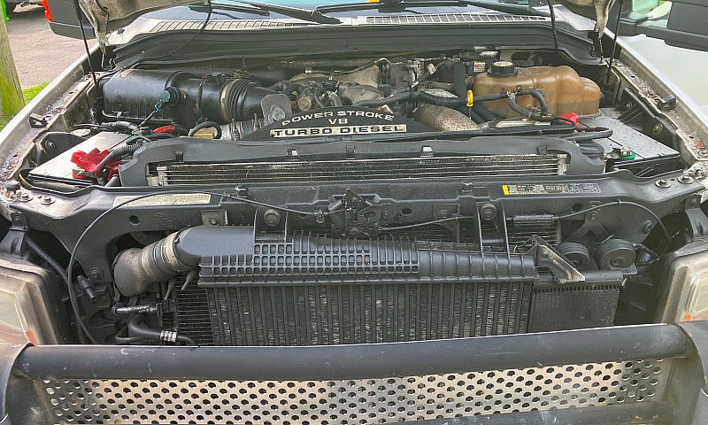 Ford F-350 & 19' Hou...