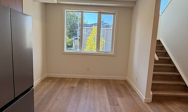 Brand New 4 Bed 3 Ba...