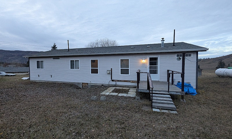 5+ Acres | Heated Sh...